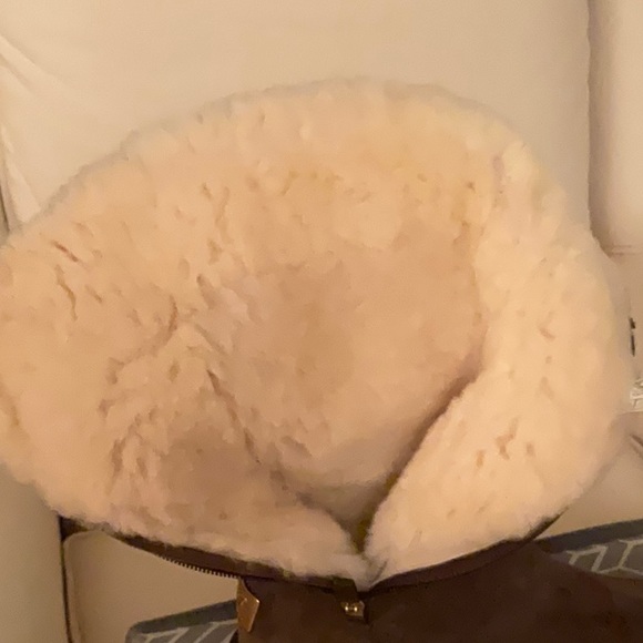 UGG Boots - Picture 7 of 8